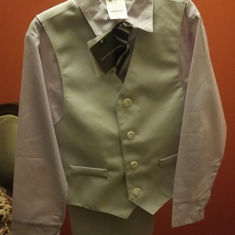 Boys formal wear 4 piece suit